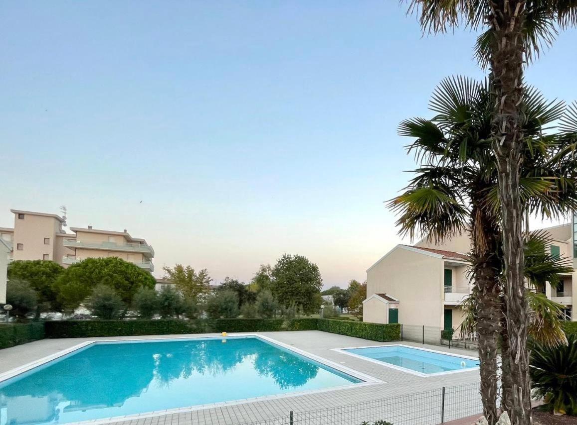 Apartment Caorle De Lux Swimming Pool, Parking, Garden Exterior foto
